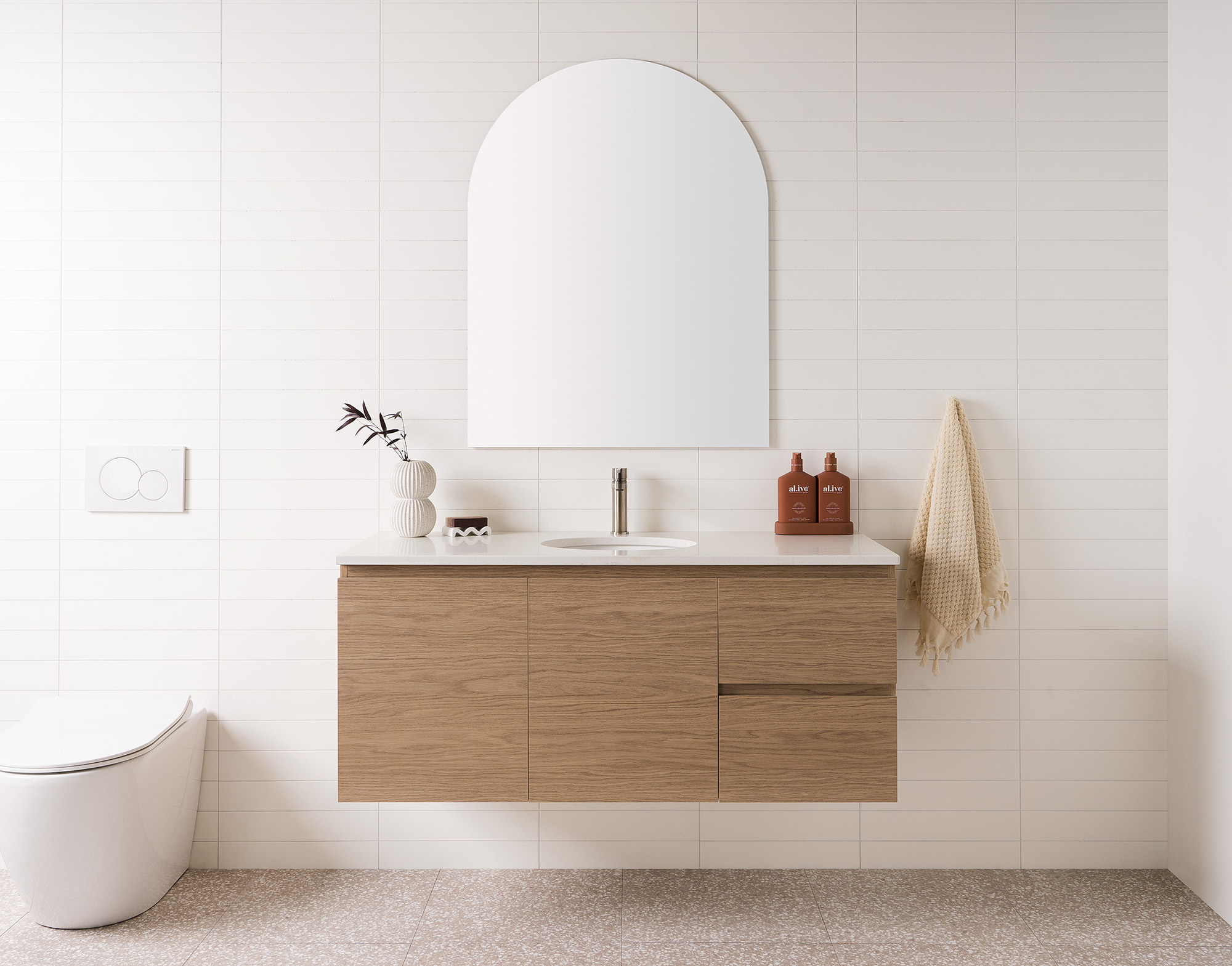 Glacier Quartz 1200 Twin Boston Oak Front Web2