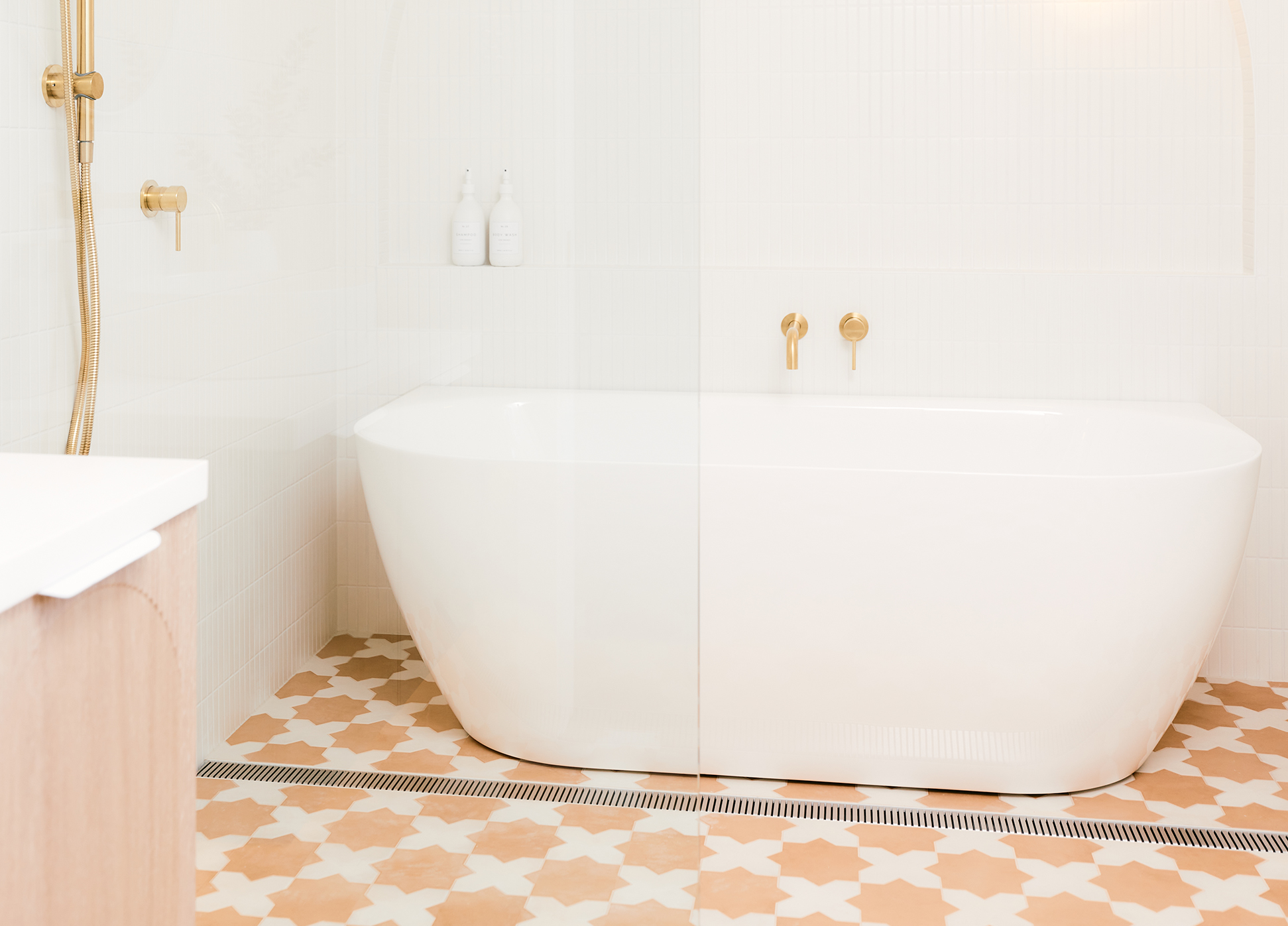 Glacier Back-To-Wall