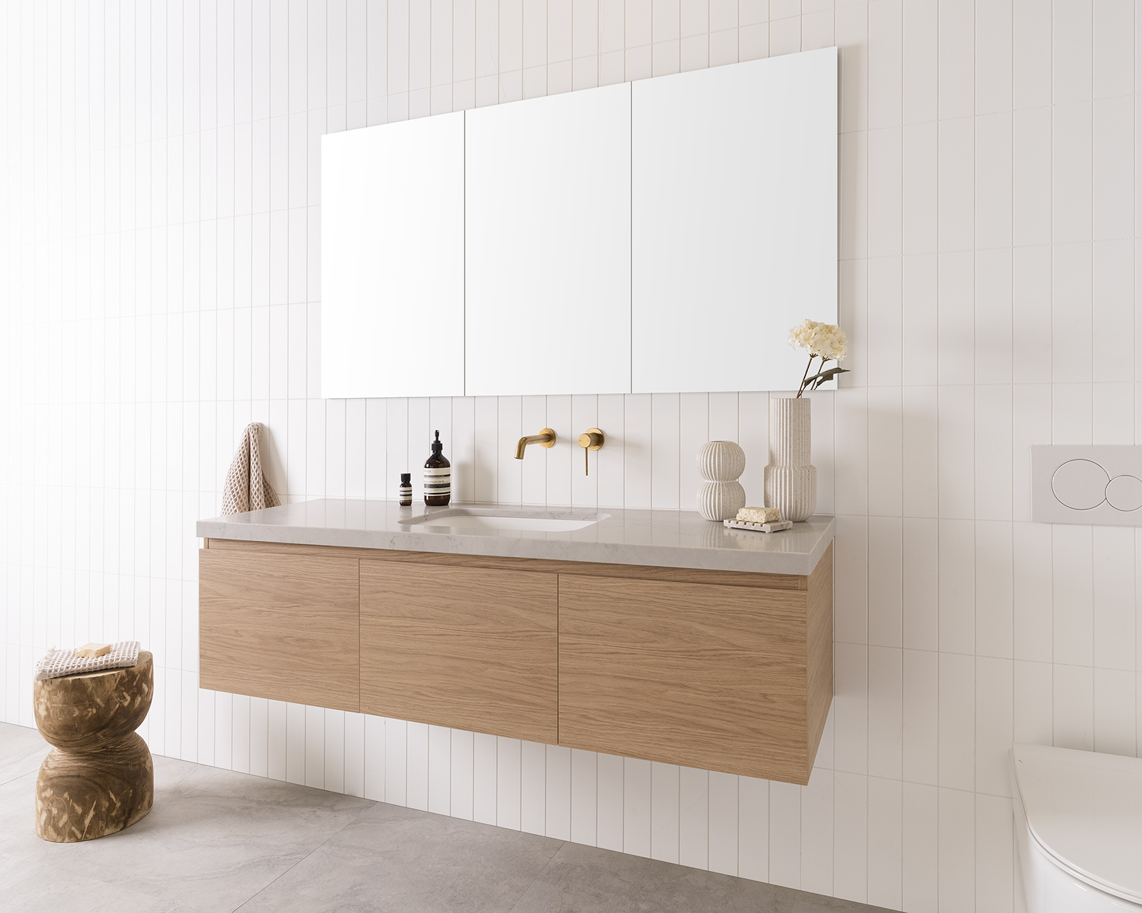 FD All Door Slim 1500 Boston Oak Noble Grey Angle 4X5 Web