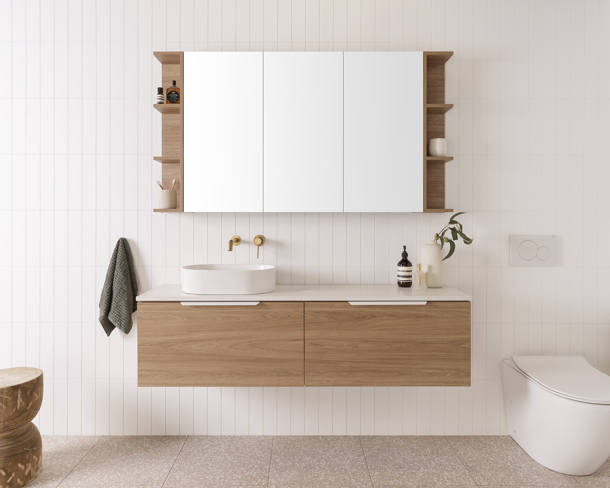 Glacier EN All Drawer Slim 1500 Prime Oak Oragnic White Front Vanity 4X5 Web