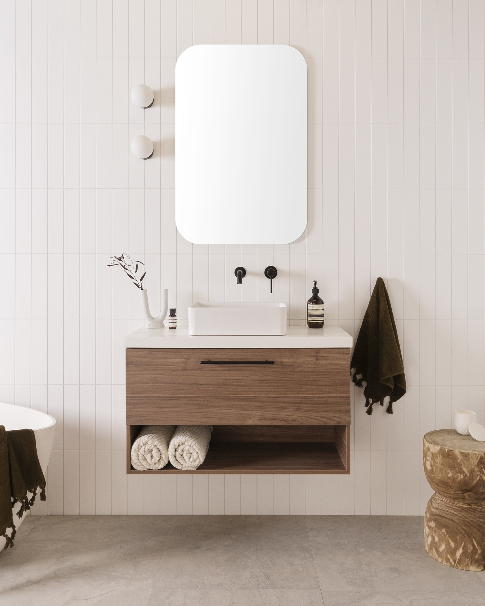 Glacier Ensuite, Shelf