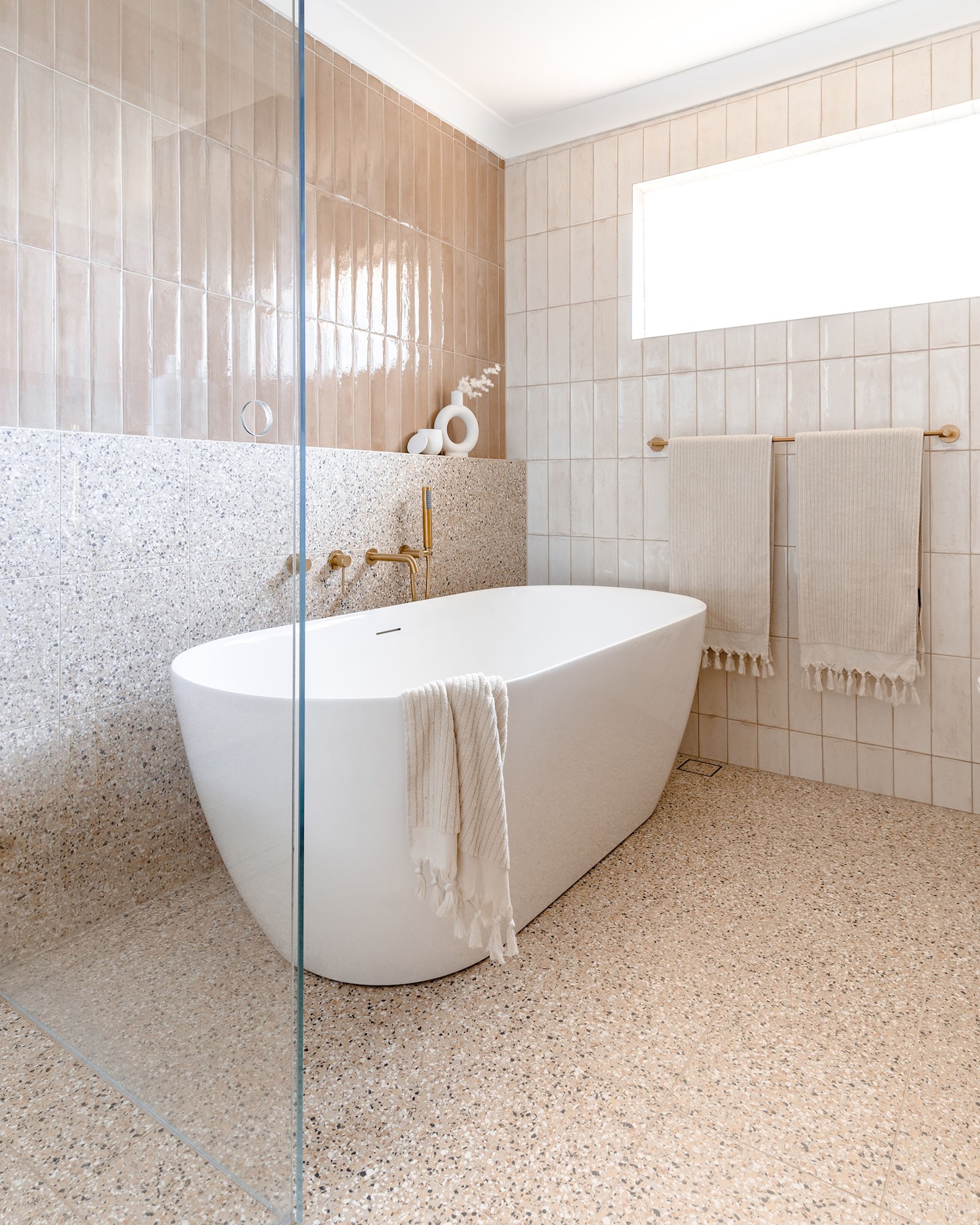 Glacier Freestanding