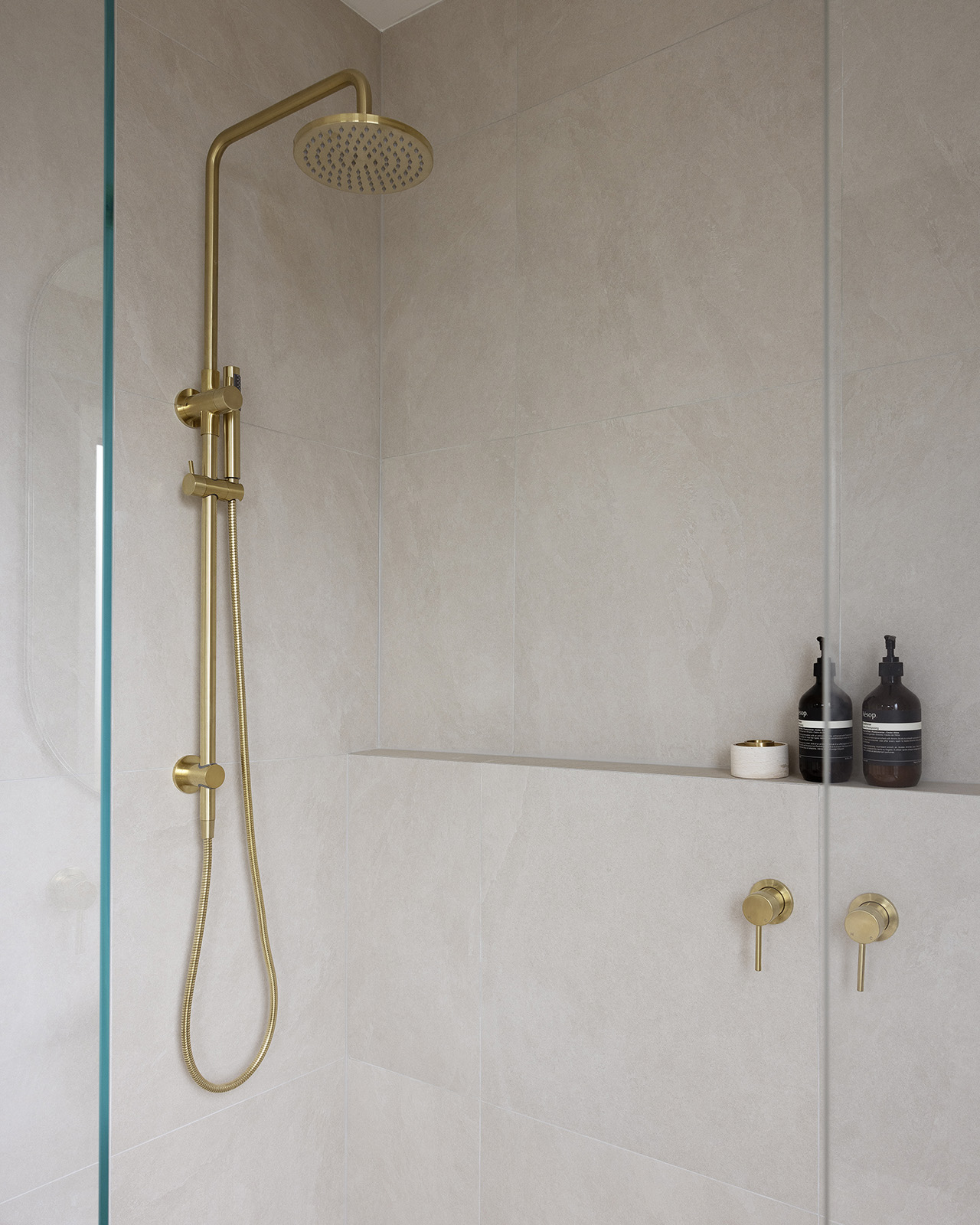 Shower Mixers & Taps