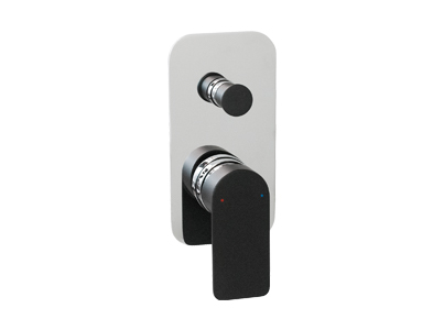 Cosmopolitan Wall Diverter Matte Black & Chrome