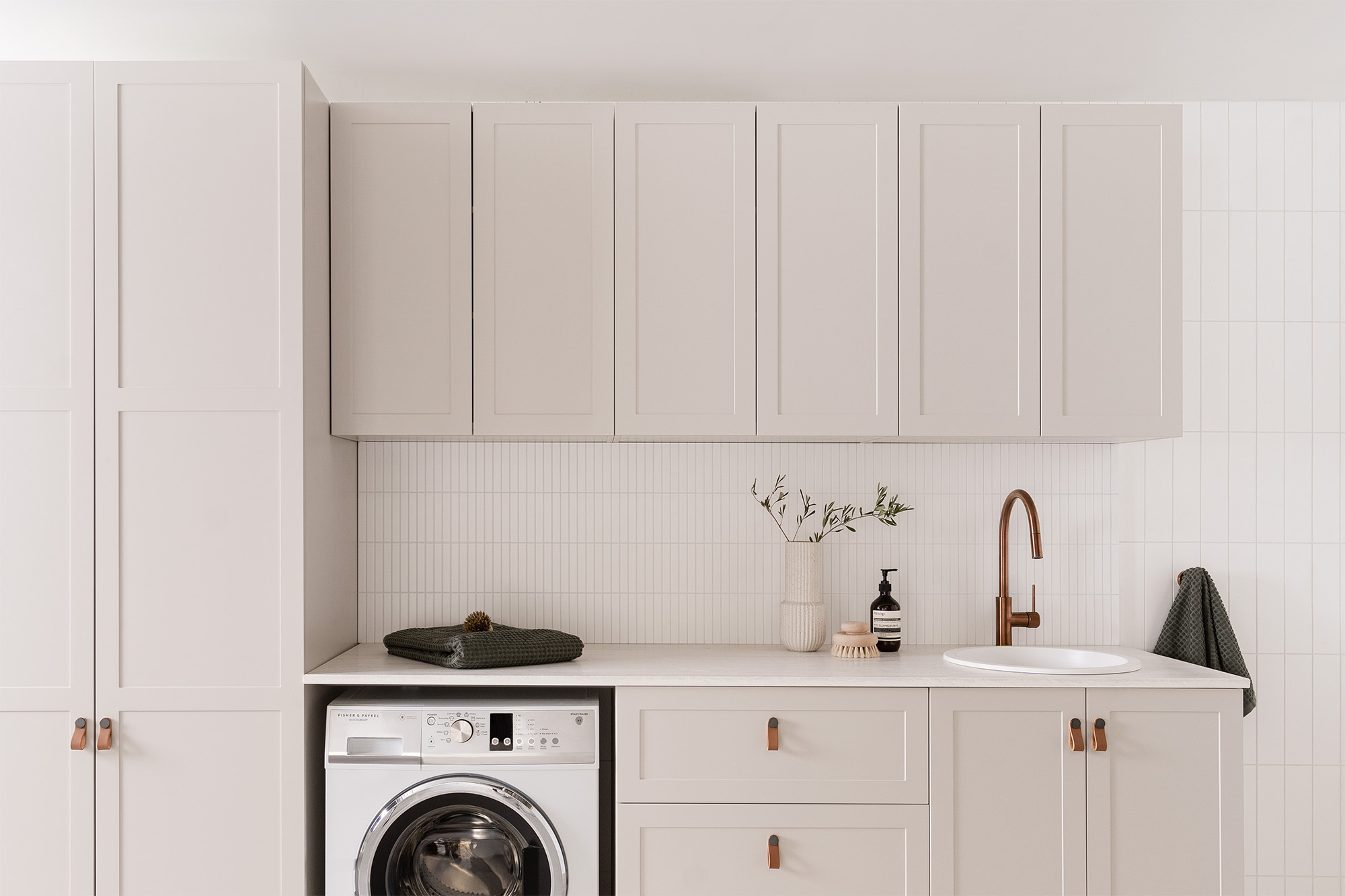 Classic Shallow Shaker Feather Grey Full Front Web